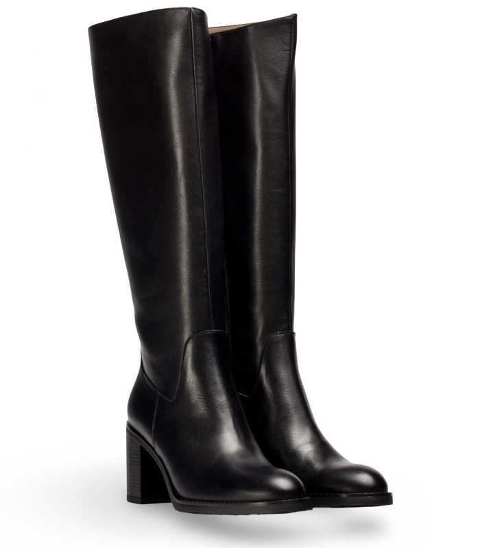 Wonders I9211. Bota negra alta en piel Isy con tacón ancho, ideal para looks casuales