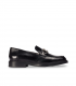 Wonders B9163. Mocasín negro clásico con adorno metálico para looks formales