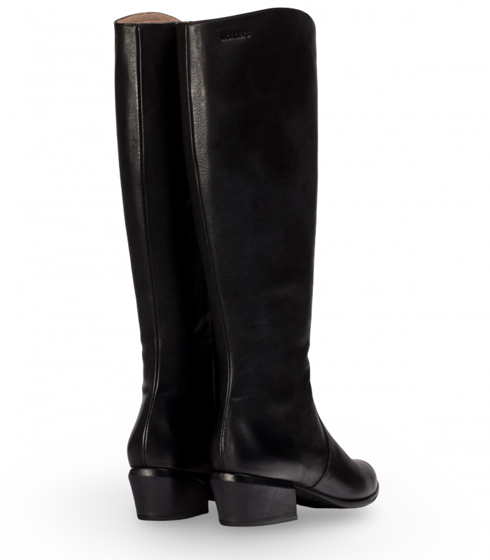 Wonders D2003. Bota negra alta en piel Isy con tacón ancho cómodo, elegante y versátil