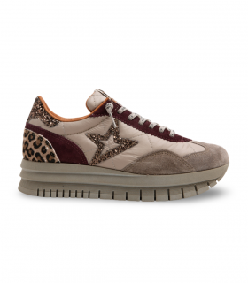 Cetti 1259 XL. Sneaker beige con plataforma XL y detalles animal print