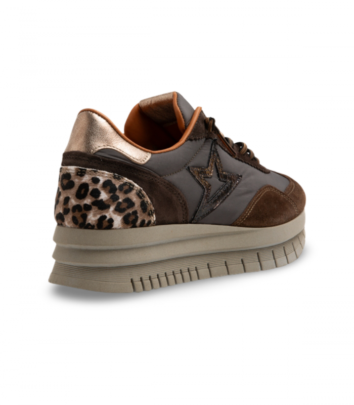 Cetti 1259 XL. Sneaker marrón cacao con suela XL y mezcla de materiales
