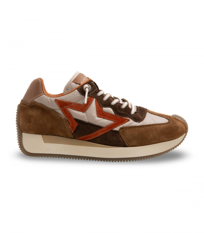 Cetti 1375. Sneaker en cuero con estrella naranja y estilo original