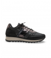 Cetti 849. Sneaker negra urbana con detalles metalizados y mesh transpirable