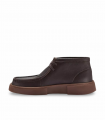 Clarks TORVIEW HI. Bota marrón en piel con caña alta y estilo wallabee robusto