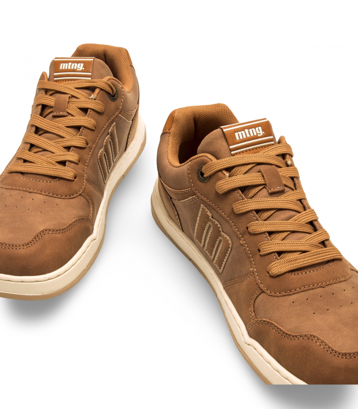 Mustang C58597 ELIKA. Deportivo color cuero de líneas limpias para combinar fácilmente