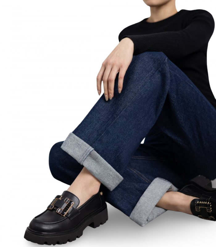 Mocasín negro mujer Xti 144429 con suela gruesa y moderna
