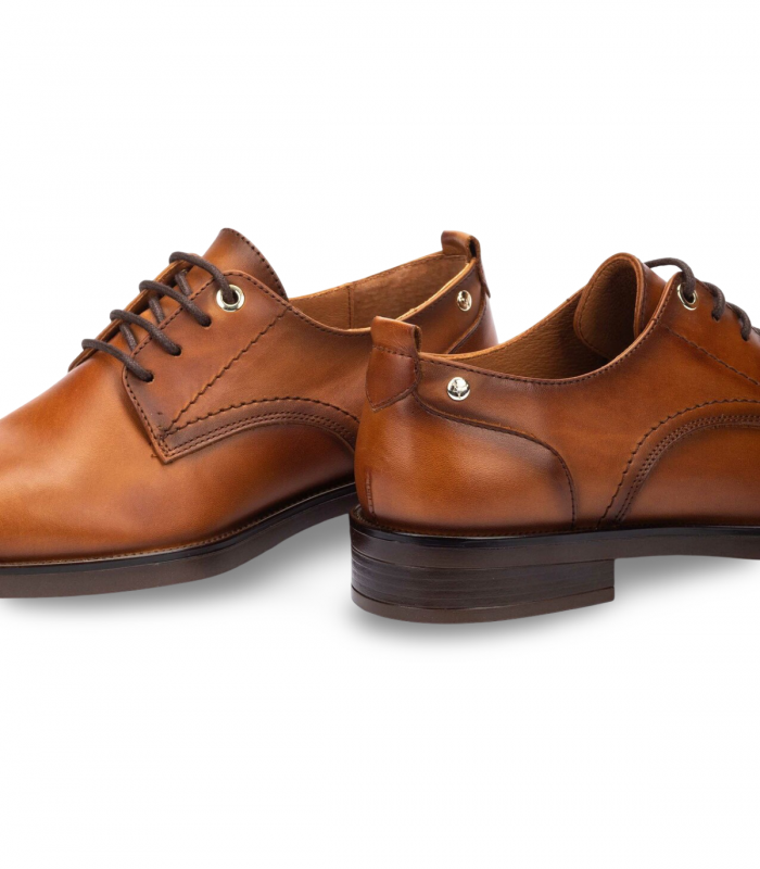 Zapatos de horma plana color brandy de Pikolinos