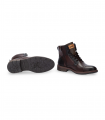 Botas clásicas marrones de Pikolinos para hombre, hechas en piel natural.