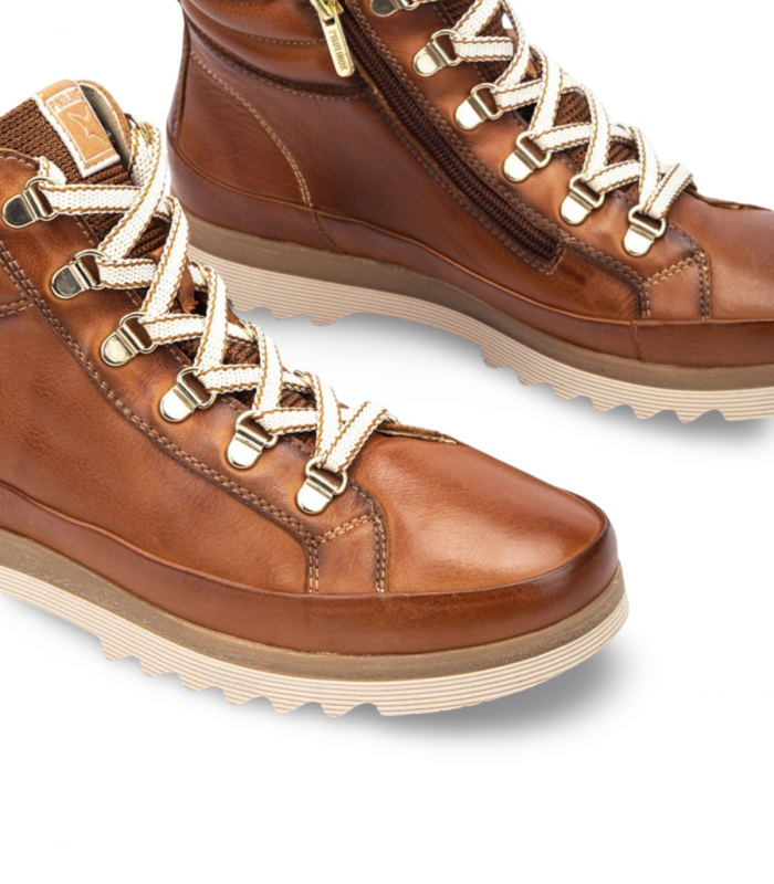 Botín de cordones en color brandy