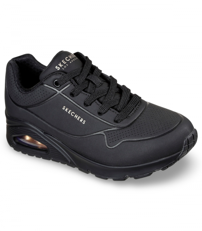 Deportivo negro con cordones y cámara de aire