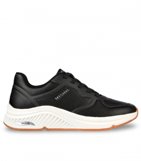 Deportivo negro con suela blanca