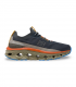 D.Franklin 401001 DKBL. Deportiva negra con detalles naranja y diseño robusto para diario