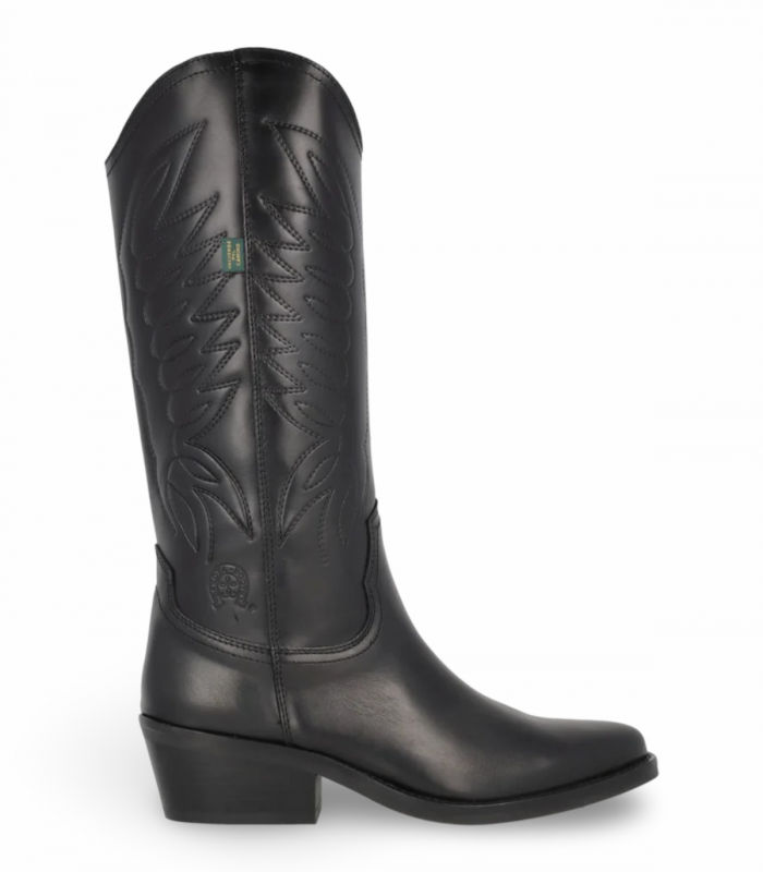 Valverde DKT67 negro. Bota cowboy negra con bordados al tono. Fuerte presencia y estilo