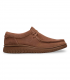 Clarks RELAXTITE LOW. Zapato marrón en serraje suave con diseño casual y flexible