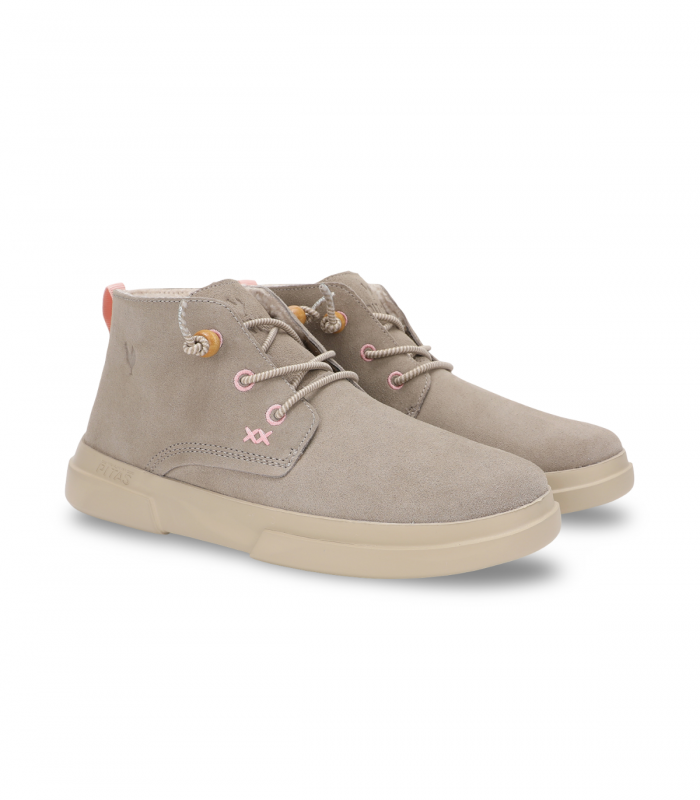 Walk in Pitas FONNA. Botín beige de cordones con protección contra el agua y look urbano