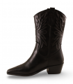 LOL SHOES Hayde negra. Bota cowboy negra con bordados al tono y tacón ancho, ideal con vestidos largos