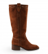 VEXED Zaira. Bota alta marrón con tacón medio, puntera redonda y diseño sobrio