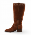 VEXED Zaira. Bota alta marrón con tacón medio, puntera redonda y diseño sobrio