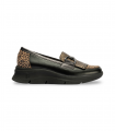 Pitillos 10753 Negro. Mocasín con plataforma y antifaz, animal print y estilo moderno