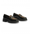 Pitillos 10796 Negro. Mocasín de plataforma negra con detalle animal print y suela gruesa