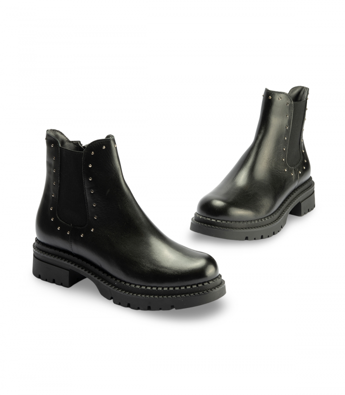Pitillos 10798 Negro. Botín plano negro tipo Chelsea con suela gruesa y diseño minimalista