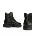 Pitillos 10798 Negro. Botín plano negro tipo Chelsea con suela gruesa y diseño minimalista
