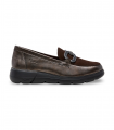 24 Horas 26645. Mocasín marrón con estribo y suela ligera, ideal para otoño e invierno
