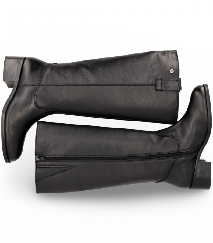 TOP3 SS859. Bota negra con costura lateral y suela cómoda, ideal con pantalones o vestidos entallados