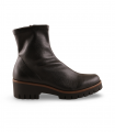 Celia 1701 negro. Botín negro elástico con suela dentada. Diseño cómodo para looks casuales