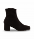 Celia 1501 negro. Botín elástico negro con tacón ancho. Estilo sobrio ideal para looks elegantes