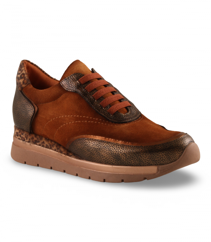 Salonissimos Pibal cuero. Zapatilla de piel engrasada cuero con diseño cómodo para uso diario