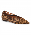 Olivia Brown OB 088 leopardo. Salón leopardo con tiras negras y hebilla ajustable, perfecto para destacar