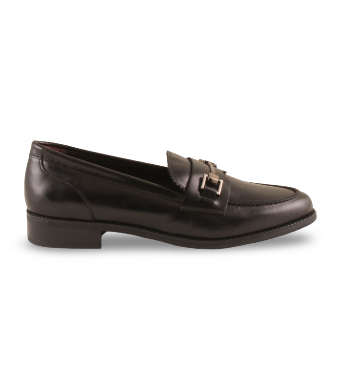 Funchal Sierra 22547 negro. Mocasín negro con estribo y suela cómoda, clásico para oficina