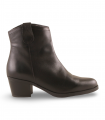 María Jaen 1020 negro. Botín napa negra con tacón medio, limpio y elegante, ideal para oficina