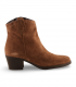 María Jaen 1020 cuero. Botín en serraje avellana con tacón medio, perfecto para otoño con jeans o punto