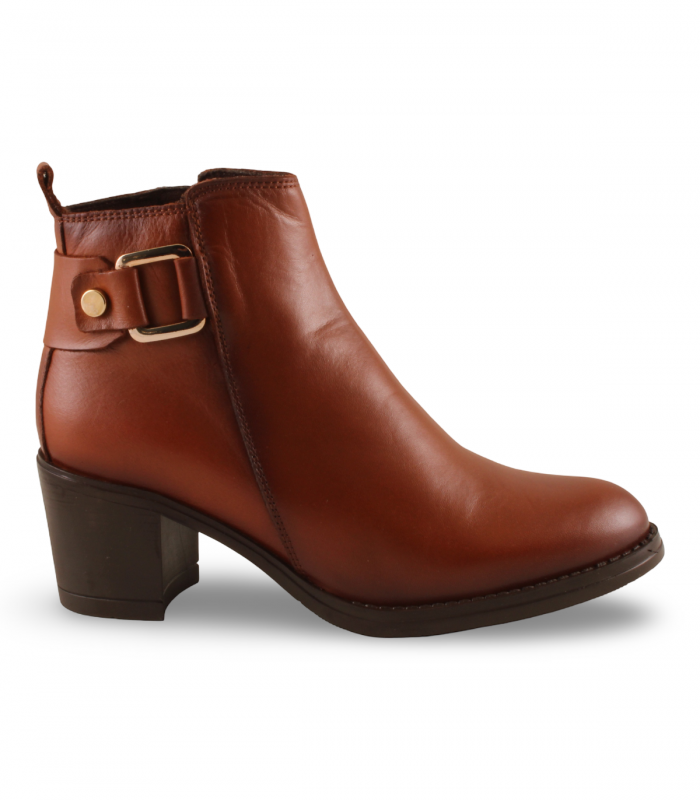 Kaola 8820 cuero. Botín cuero con hebilla lateral y caña media. Perfecto para entretiempo con estilo