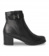 Giorda 48424. Botín negro con hebilla decorativa y tacón medio, ideal para looks de diario con estilo