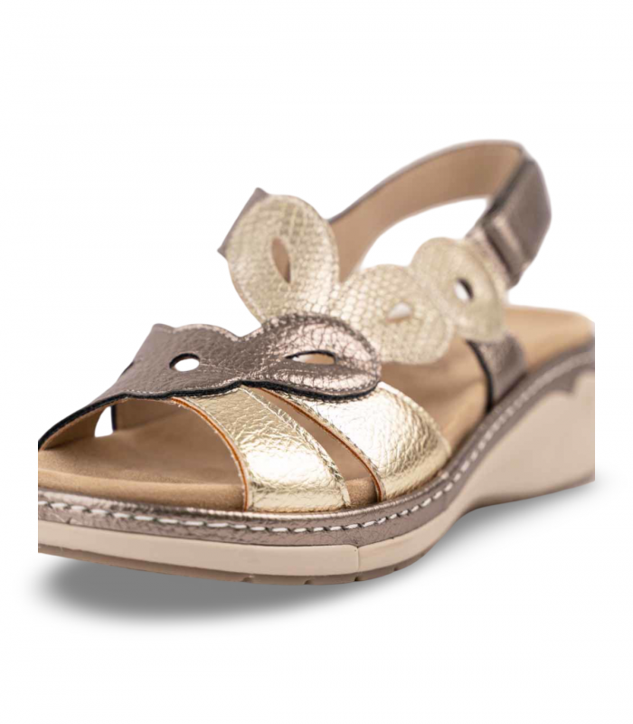 Sandalia platino cuña cómoda Suave 3326