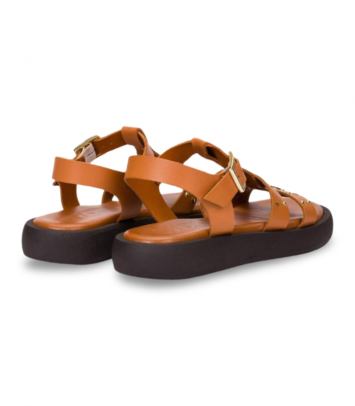 Sandalia cuero con tachas moderna Wonders AB1567