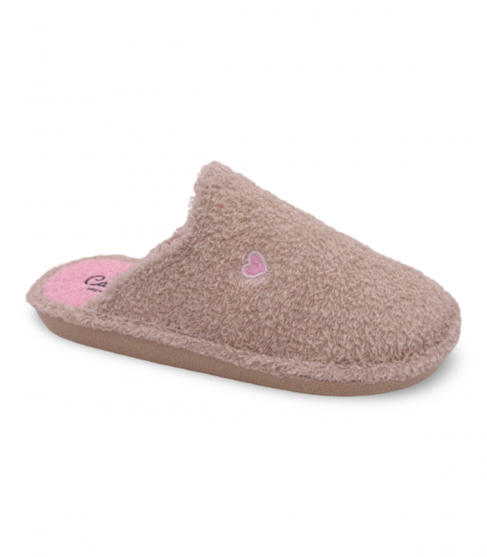 Zapatilla mujer detalle corazón