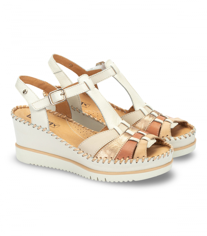 Sandalia de cuña color nata Pikolinos Aguadulce, cómoda y elegante