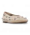 Bailarina taupe con tachuelas XTI 145283, cómoda y con carácter