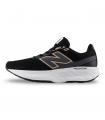 Deportivo negro con Fresh Foam New Balance 520 v9, ligero y amortiguado