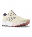Deportivo color lino con Fresh Foam New Balance 520 v9, suave y ligero