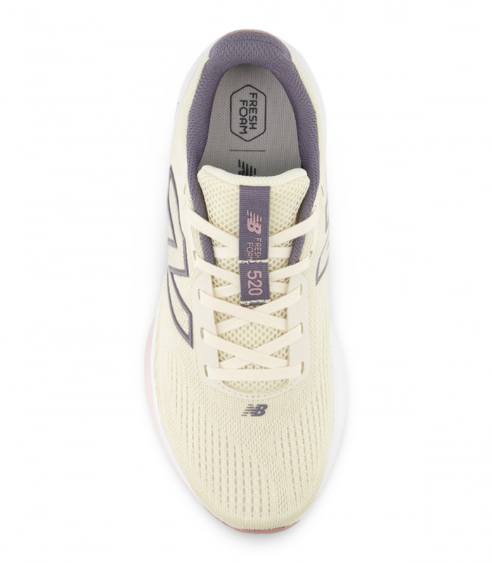 Deportivo color lino con Fresh Foam New Balance 520 v9, suave y ligero