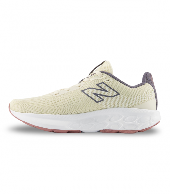 Deportivo color lino con Fresh Foam New Balance 520 v9, suave y ligero