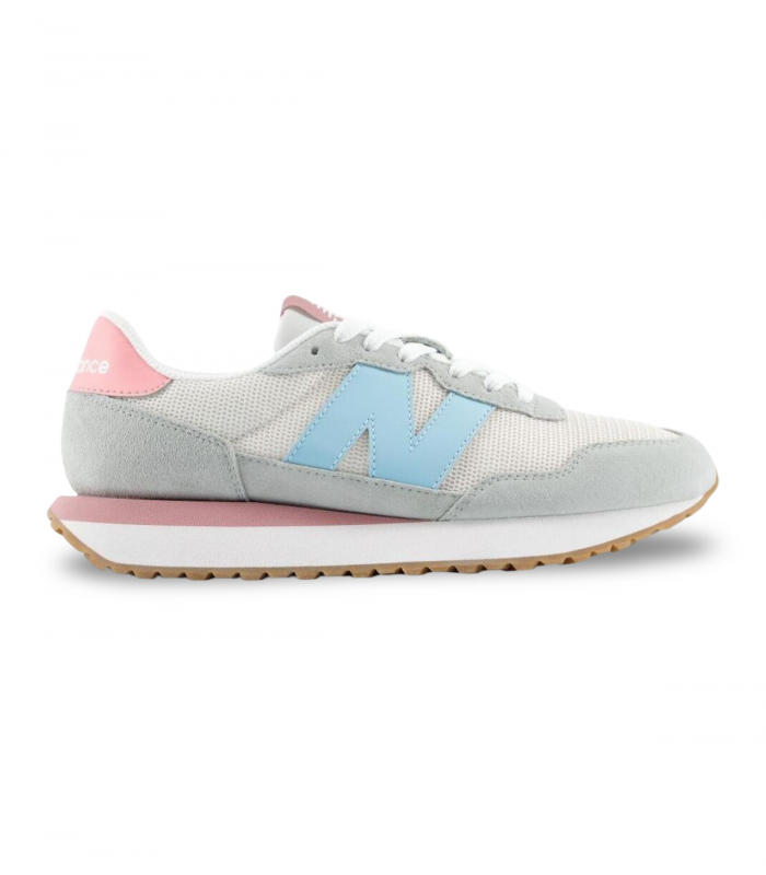 Deportivo azul claro retro New Balance 237, fresco y urbano