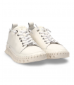 Deportiva blanca de piel con suela flexible Carmela 163105, urbana y cómoda