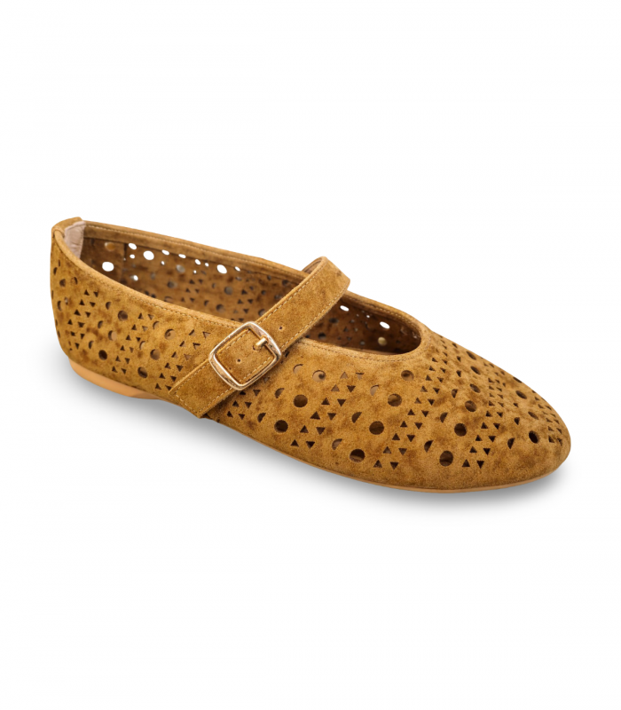 Zapato calado camel con hebilla Top3