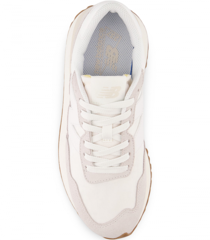 Deportivo gris y beige vintage New Balance 237, moderno